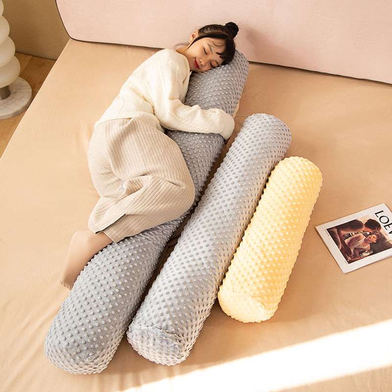 体にフィットする円柱型抱き枕